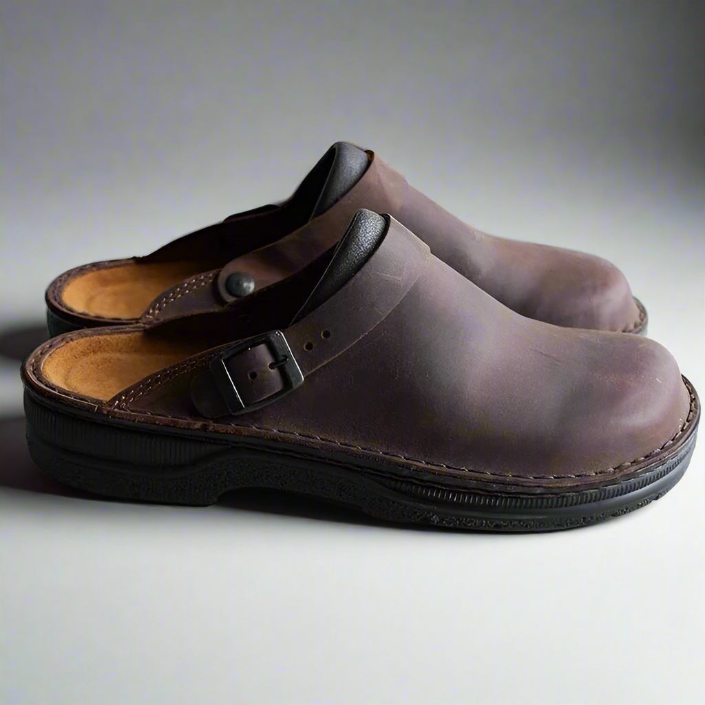 Women's Clogs with Buckle – Supportive Closed-Toe Slip-Ons for All-Day Comfort
