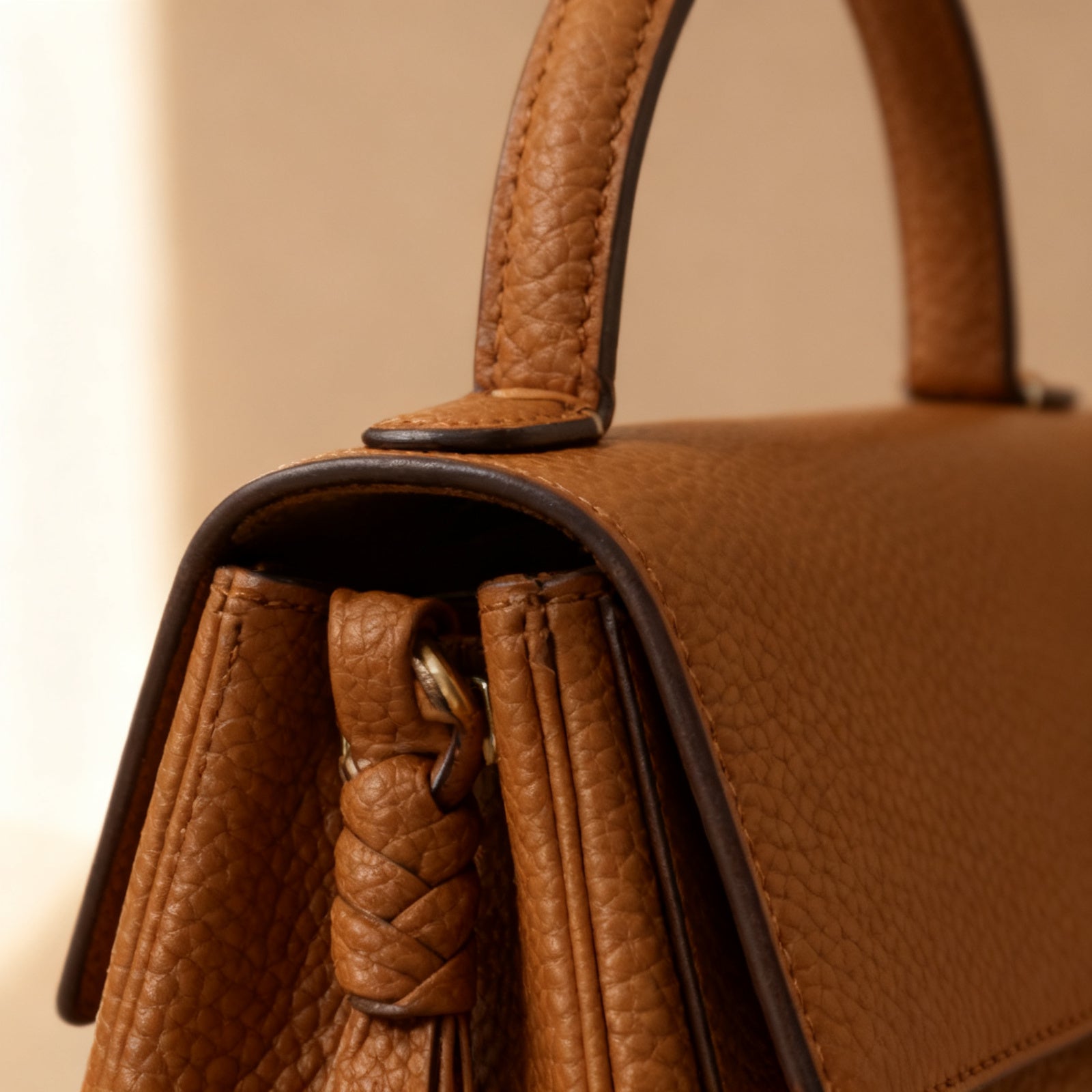 The Structured Satchel, exterior detail