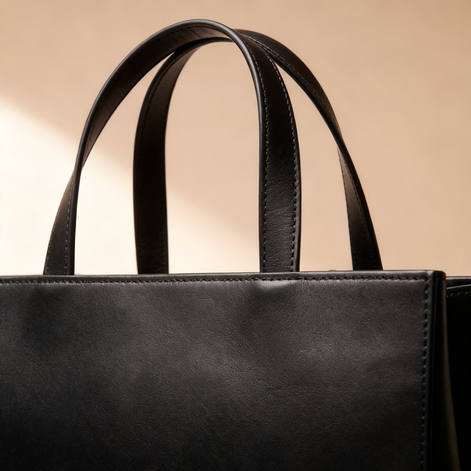 The Structured Tote, leather detail