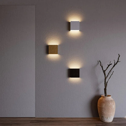 ElegantBeam – Minimalist Wall Lamp for Sophisticated Lighting