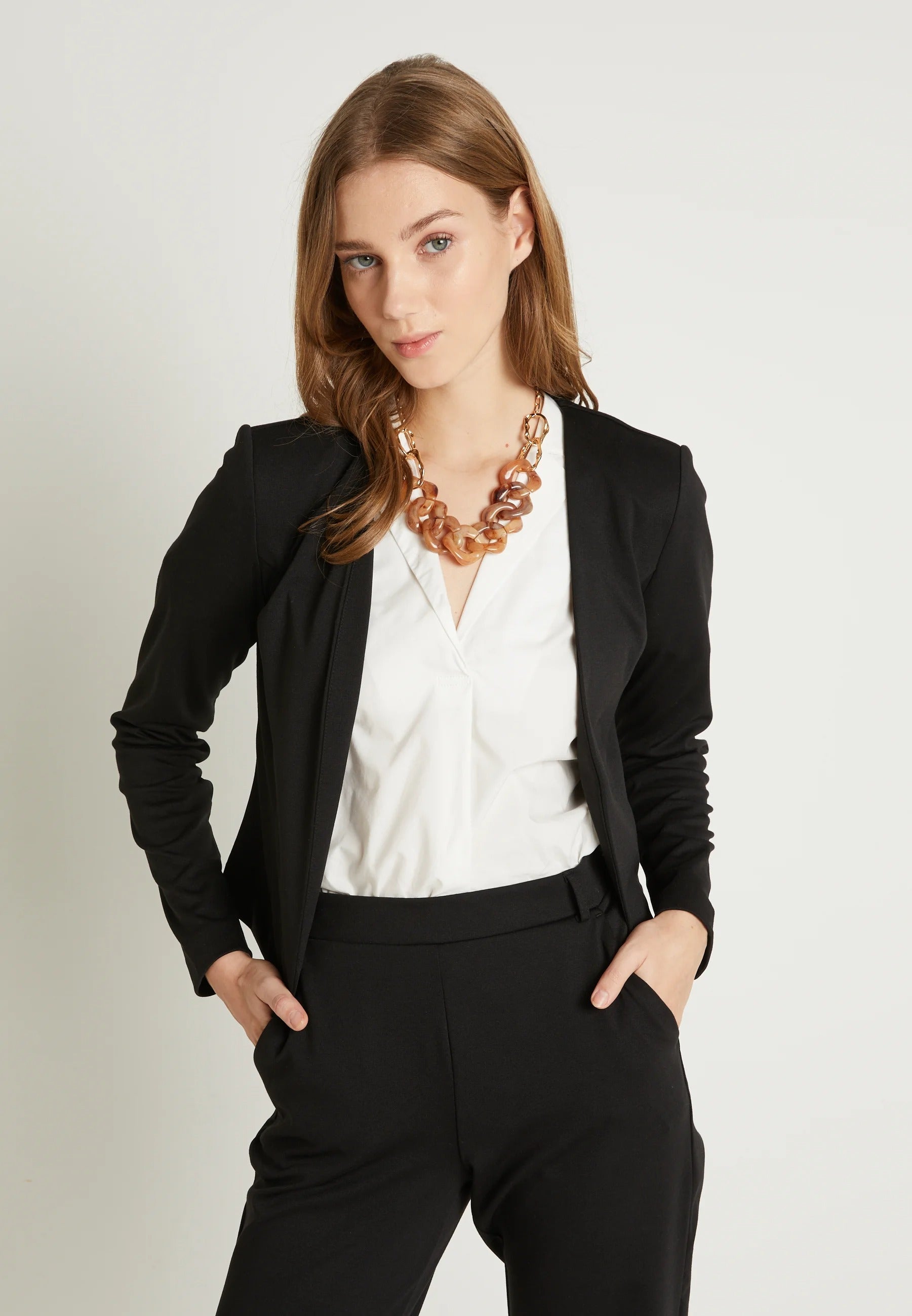 Sesia Elegant Cardigan Jacket - Soft Fabric, Structured Design, Versatile Style