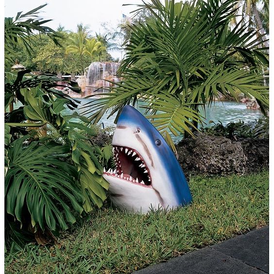 Weather-Resistant Blue Shark Garden Sculpture - Unique Outdoor Statue for Garden Decor, 35cm x 20cm x 15cm
