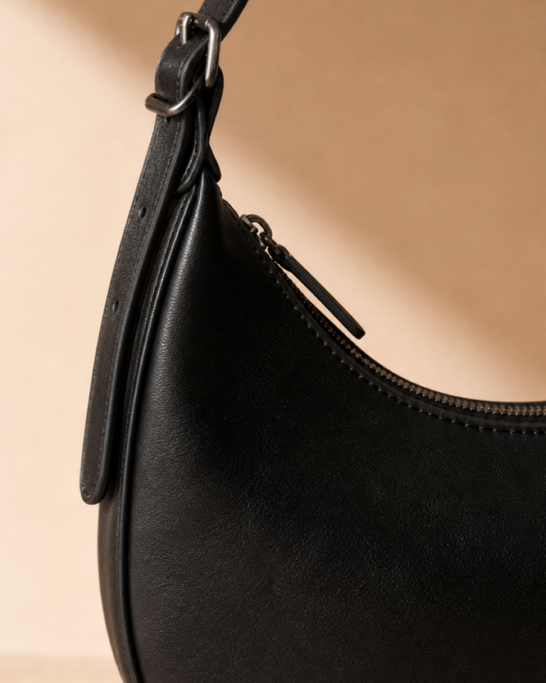 Saint Loir Shoulder Bag — detail view